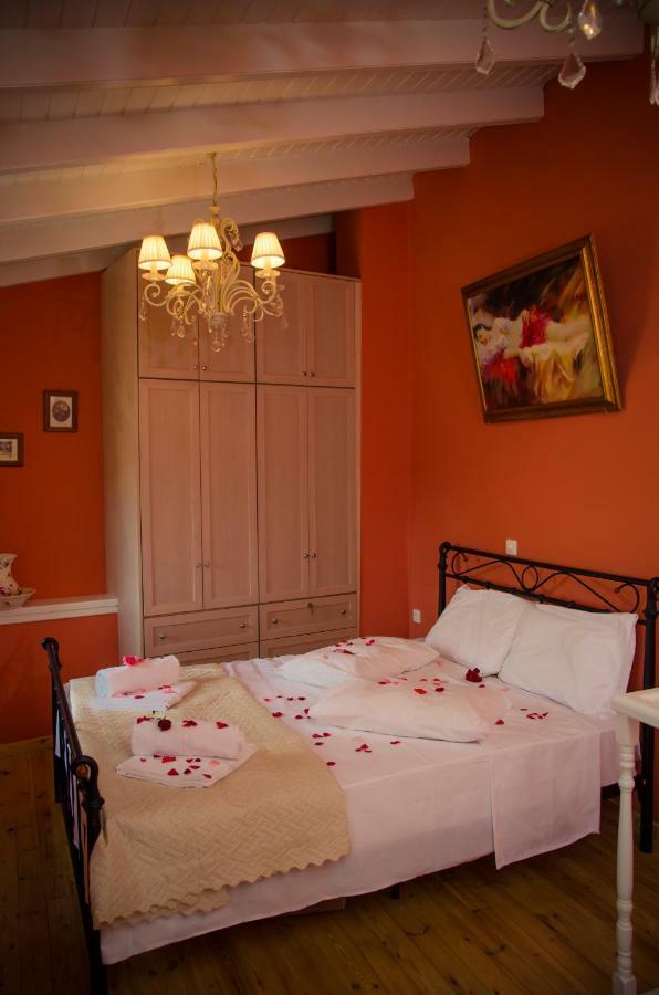 Villa Conte Rari Agios Gordios  Bagian luar foto