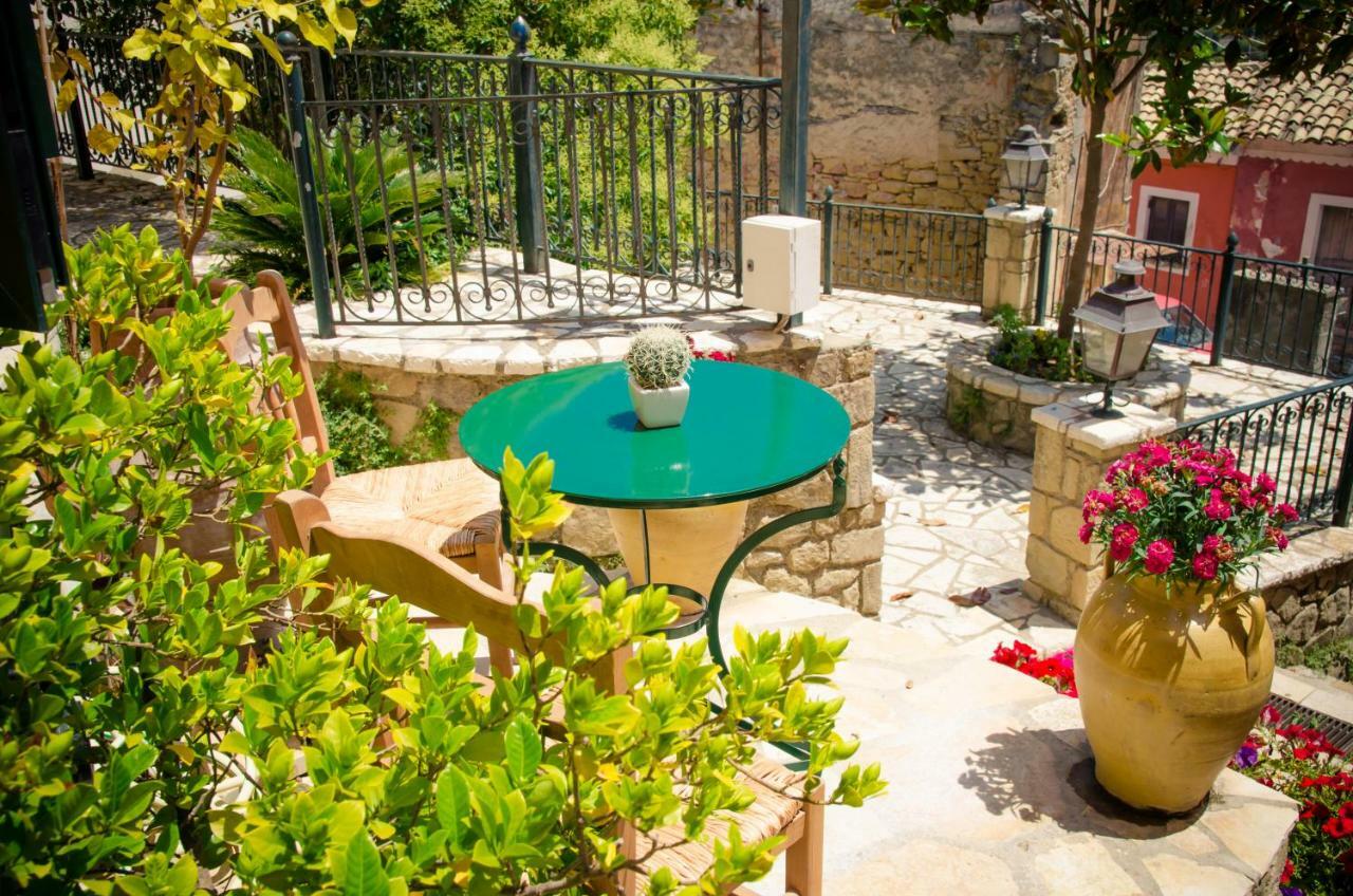 Villa Conte Rari Agios Gordios  Bagian luar foto